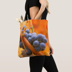 Reife Traube im Weinberg Tasche