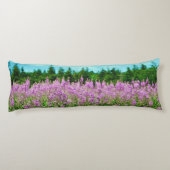 Reihe der Lavendel-Lupinen Seitenschläferkissen (Rückseite)