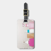 Reihe der Toilettenartikelflaschen Gepäckanhänger (Vorderseite vertikal)