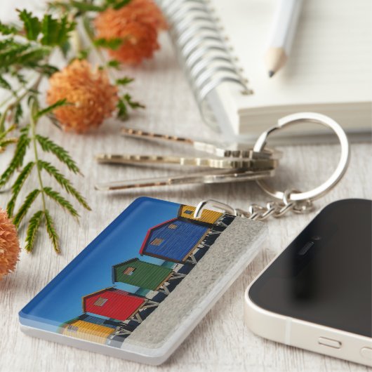 Reihe von farbenfrohen Strandhütten Schlüsselanhänger (Vorderseite rechts)