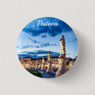Reihe von illuminierten Statuen in Padova Button