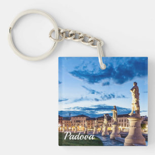 Reihe von illuminierten Statuen in Padova Schlüsselanhänger