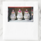 Reihe von Jizo-Mönchsstatuen mit Lack und Hut - Ja Rechteckiger Aufkleber (Tasche)