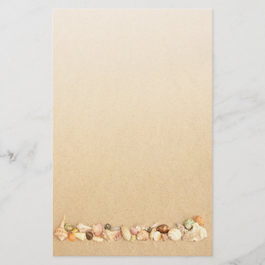 Reihe von Muscheln am Strand Briefpapier (Vorderseite)