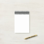 Reihen der Schwarzweiss-Gekritzel-Muster Post-it Klebezettel (Auf Schreibtisch)