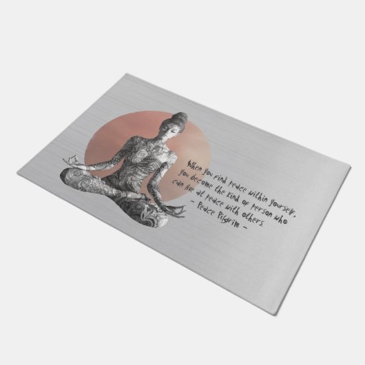 Reiki Master Lotus Pose Fußmatte (Schrägansicht)