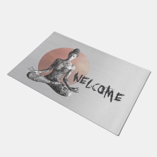 Reiki Master Lotus Pose Fußmatte (Schrägansicht)