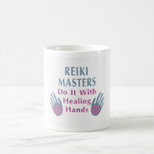 Reiki Masters tun es mit heilenden Händen Kaffeetasse (Mittel)