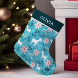Reindeer Floral Poinsettia Whimsical Personalisier<br><div class="desc">Mit diesem skurrilen personalisierten Strumpf erwecken Sie die Magie der Weihnachtszeit zum Leben. Ein reizender Rentier umgeben von pulsierenden Poinsettien und festlichen Blumenakzenten schafft eine fröhliche und bezaubernde Szene. Dieser Strumpf ist perfekt, um die Gestaltung Ihres Urlaubs zu unterstreichen, und wird sowohl Groß als auch Klein begeistern. Personalisieren Sie es...</div>