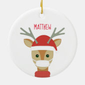 Reindeer in der Gesichtsmaske Weihnachten 2020 Keramik Ornament (Hinten)