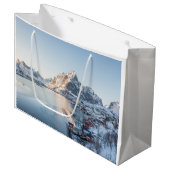 Reine Lofoten Norwegen Große Geschenktüte (Vorderseite Schrägansicht)