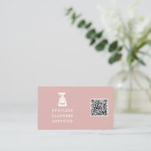 Reinigungsfirma QR Code Spray Flasche Dusty Pink Visitenkarte (Stehend Vorderseite)