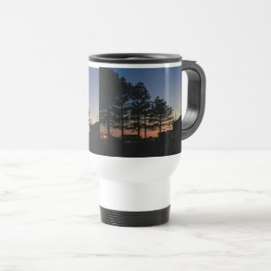 Reisemuschel mit schönem Sonnenuntergang Foto mit Reisebecher