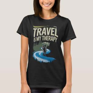 Reisen ist meine Therapie - Adventure Seeker Quote T-Shirt