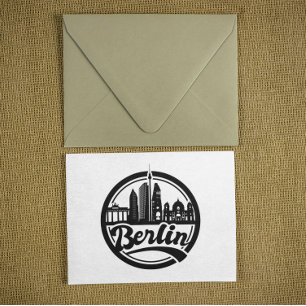 Reisen mit Vintagen Logos in der Stadt Berlin Postkarte