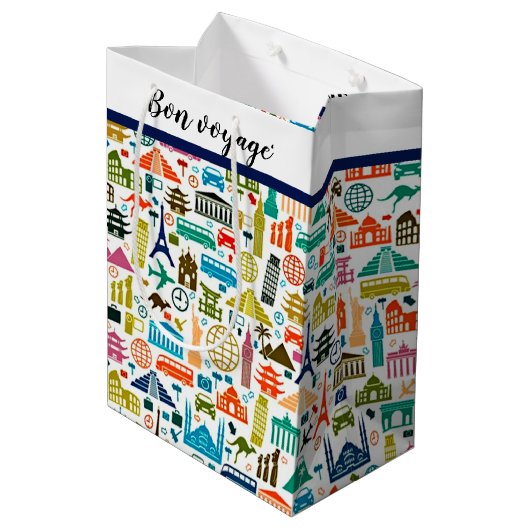 Reisen Sie durch die Welt mit einem mittelgroßen G Mittlere Geschenktüte (Rückseite Schrägansicht)