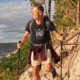 Reisen und Märchen [weißes Logo] T - Shirt von Män