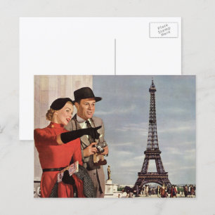 Reisende im Stil vergangener Zeiten am Eiffelturm, Postkarte