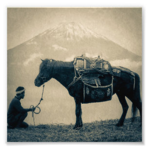 Reisender im Vintage-Stil und sein Pferd auf dem W Fotodruck