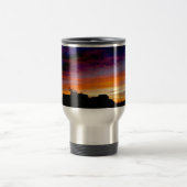 Reisetug isoliert mit schönem Sonnenuntergang Foto Reisebecher (Mittel)