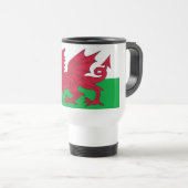 Reiseumarmung mit Flagge von Wales Reisebecher (VorderseiteRechts)