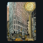 Reiseziele | Vintage Uhr iPad Pro Hülle<br><div class="desc">Entdecken Sie das wunderbar gearbeitete Aquarell- und Tintendesign von Melissa Wang und werden Sie von der World Art Group on Zazzle begeistert. Dieses Bild zeigt das New Yorker Flatiron Gebäude und die 5. Avenue Uhr, umgeben von der Hektik des Alltags in der Stadt. Karo in den Gebäude und in der...</div>