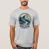 Reiten auf dem Blue Ridge Parkway T-Shirt (Vorderseite)