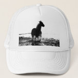 Reiten Eleganter Moderner Pop Vorlage für moderne  Truckerkappe<br><div class="desc">Laufende Pferde Elegant Moderne Pop Art Template Trucker Hut.</div>