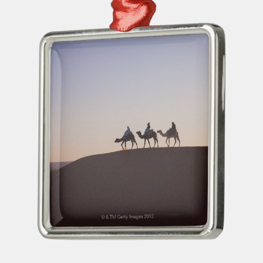 Reitenkamele der Leute, Marokko Silbernes Ornament (Links)