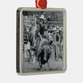 Reiter, der an zu sträubendem Stier hängt Ornament Aus Metall (Rechts)