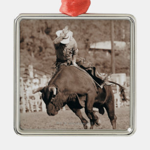 Reiter ungefähr, zum weg von sträubendem Stier z Silbernes Ornament