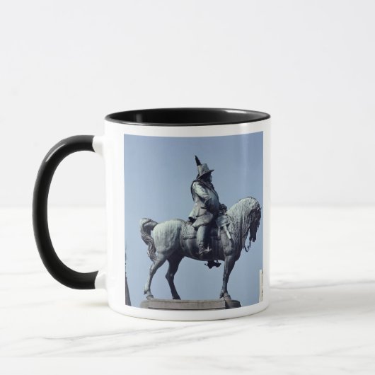 Reiterstatue von Charles Gustav X, Tasse (Links)