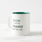 Reitferien: Pferde sind Gesellschaft Zweifarbige Tasse (Vorderseite Links)