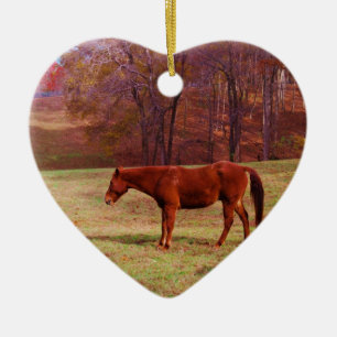Reitpferd auf einem Grasfeld Keramikornament