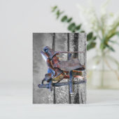 Reitsattel auf dem Corral Fence Western Postkarte (Stehend Vorderseite)