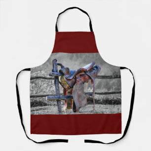 Reitsattel auf dem Corral Fence Western Schürze