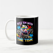 Reize sie mit dem Tism autistischen Waschbären-Mem Kaffeetasse (Links)