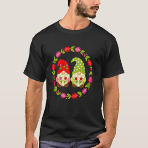 Reizende Gnome im Tulpen-Garten entzücken T-Shirt
