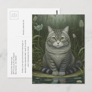 Reizende grünäugige Katze an einer ruhigen Teich-P Postkarte