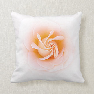Reizender Pfirsich farbige Rose Kissen