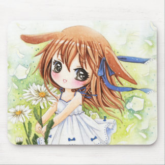 Reizendes Animemädchen mit Gänseblümchen Mousepad