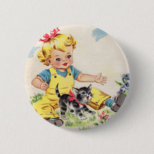 reizendes kleines Mädchen mit reizendem kleinen Kä Button