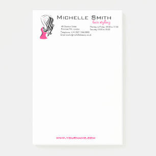 Reizendes Mädchen mit dem gewelltes Haar Post-it Klebezettel