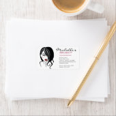 Reizendes Mädchen mit gewelltes Haar Make-upikone Adressaufkleber (Insitu)