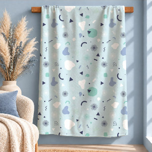 Reizvolle staubblaue abstrakte Formen-Decke Design Sherpadecke