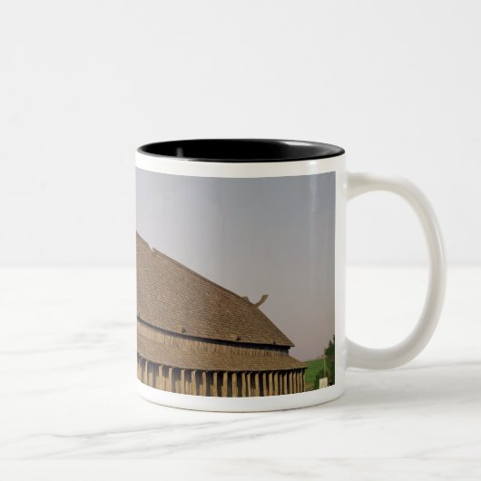 Rekonstruktion eines Viking-Hauses des 11. Zweifarbige Tasse (Rechts)