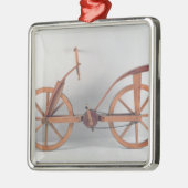 Rekonstruktion von da Vincis Entwurf Silbernes Ornament (Links)