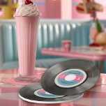Rekordstil der 50er Jahre Pappteller<br><div class="desc">50er Rockabilly Record Paper Teller - Hey, alle coolen Katzen! Es ist definitiv Zeit, den Stil der 50er Jahre zu Party. Erinnern Sie sich an das Haar, die Mode und die Rock-n-Roll-Musik, die dieses stilvolle Jahrzehnt in den Herzen und Köpfen der Jungen und Junggebliebenen behalte. Karo aus der Papierplatte dieses...</div>