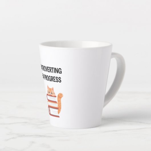 Relatable Introvert Humor with Cat and Books Milchtasse (Rechte Ecke)