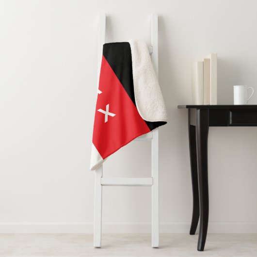 Relax dots Streifen schwarz rot Sherpadecke (Beispiel)